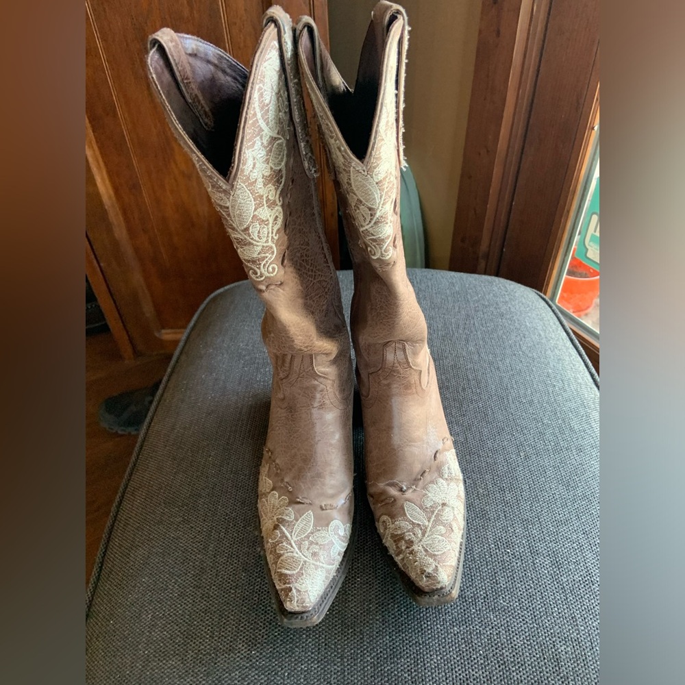 Lane lace boots